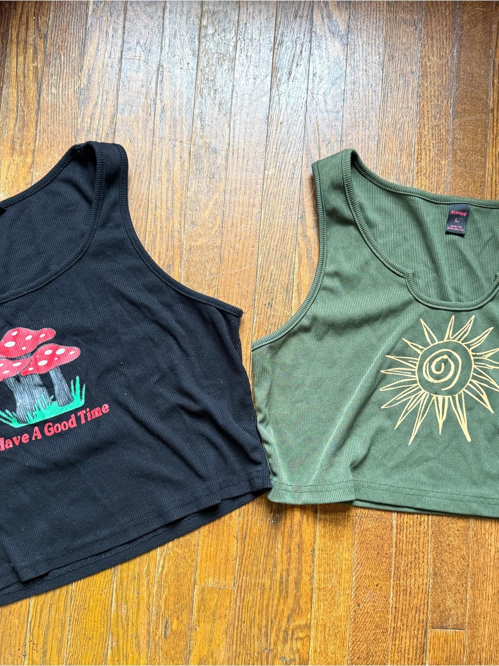 ROMWE Olive Green Sun Graphic Cropped Tank & Black Mushroom Graphic Crop